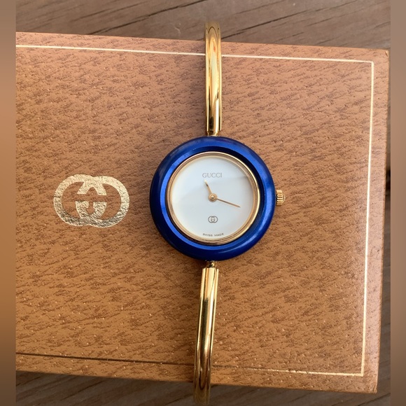 Ladies Gucci watch with interchangeable bezels🌸🌼 - Picture 5 of 14